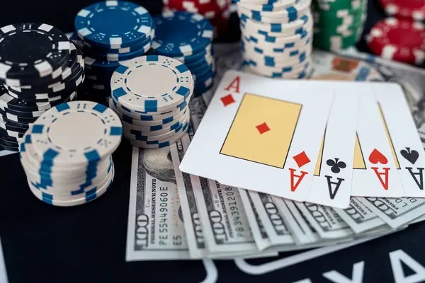 thr77 platform interface showing football markets, live-dealer games, and payment options
